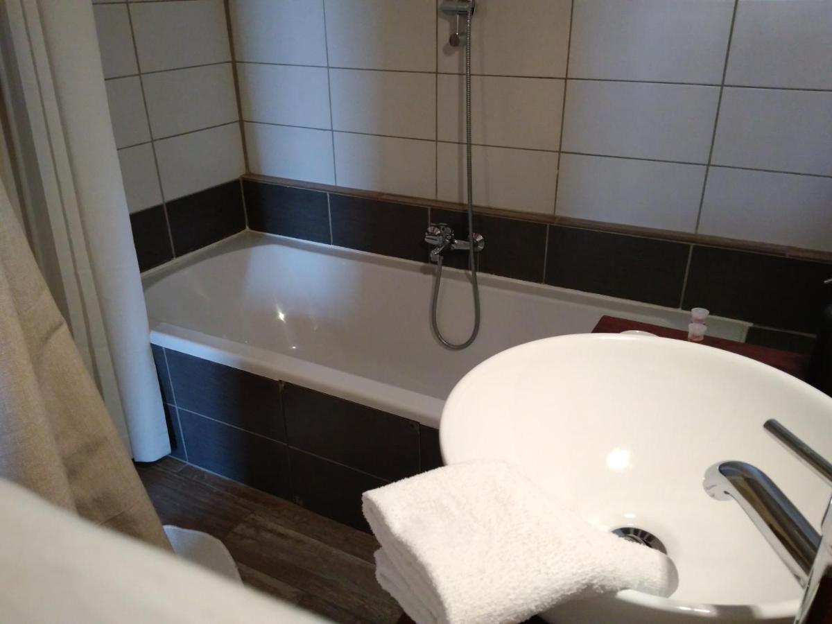 Méthamis Chambre D'Hotes Face Au Lavoir מראה חיצוני תמונה